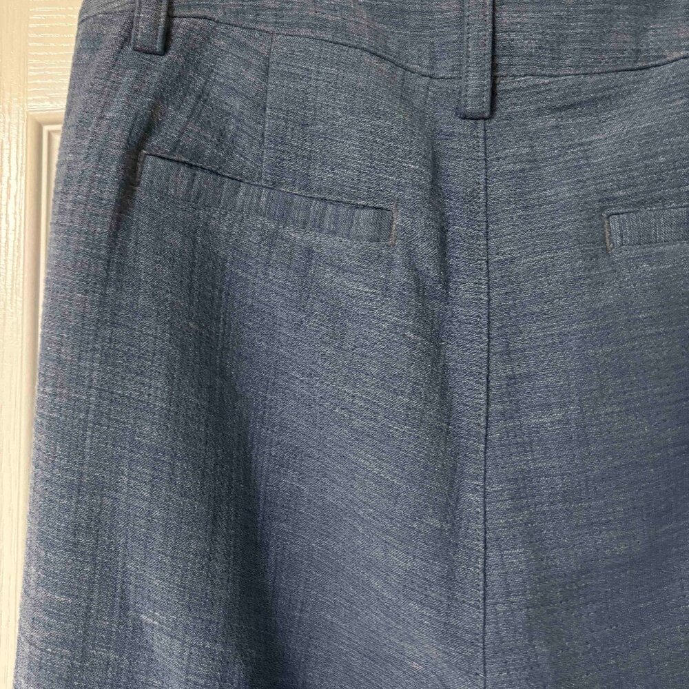 CABI Chambray blue lightweight pants. Size 8 - Picture 3 of 5